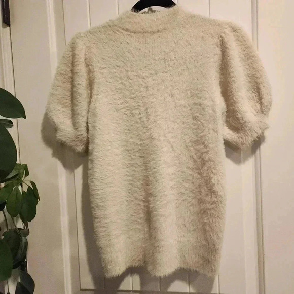 CeCe Cream fluffy Sweater - Picture 6 of 7